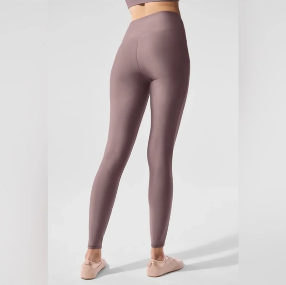 Alo Yoga FLAW 7/8 High-Waist Airlift Legging In Mushroom Small $134 *Minor FLAW* - Picture 3 of 16